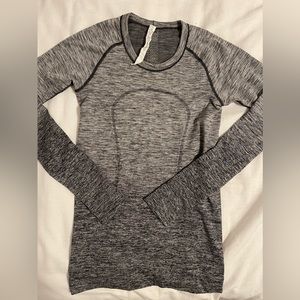 Lululemon long sleeve gym top